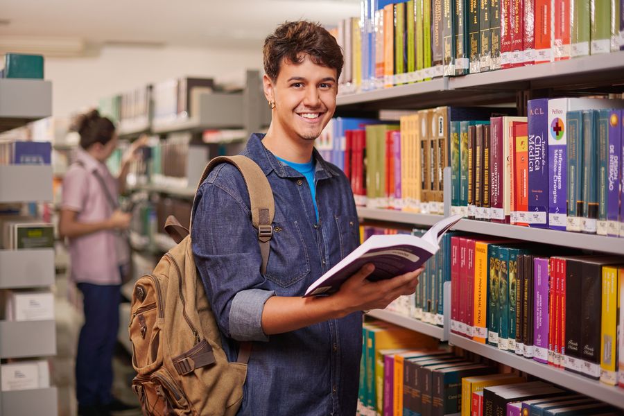 Bibliotecas com acervo de mais de 1 milhão de títulos, nas versões física e digital.