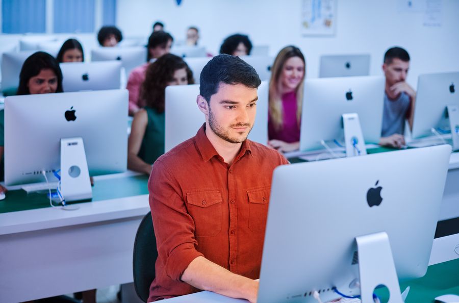 Aval do mercado de trabalho e tradição de 30 anos.